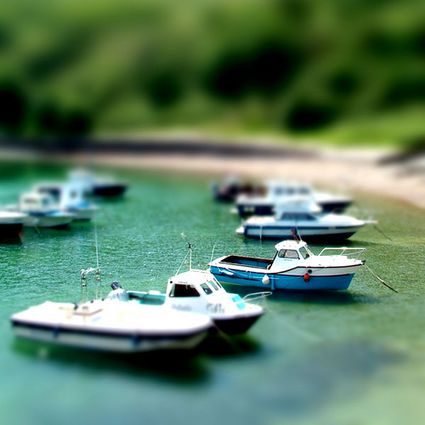Keith Loutit ed i suoi mini mondi + Tutorial Photoshop sulla fake tilt-shift photography ed online - Fake Sid/Sthephen su Flickr